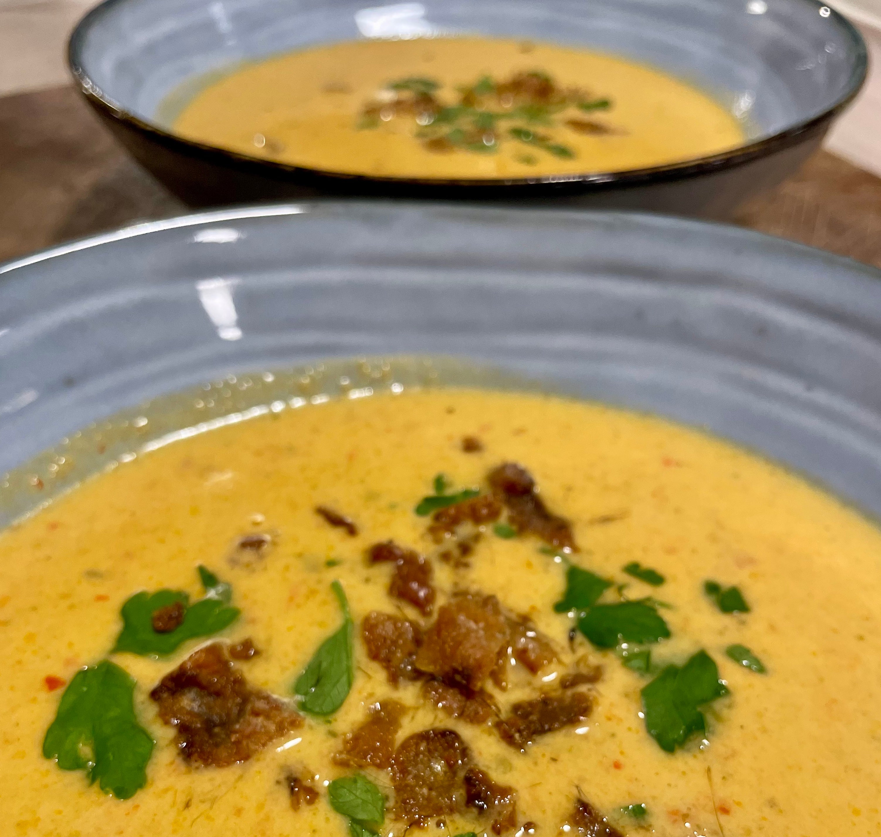 Dag 6 · Fasanskrogsuppe med sprødt skind på toppen 🍜